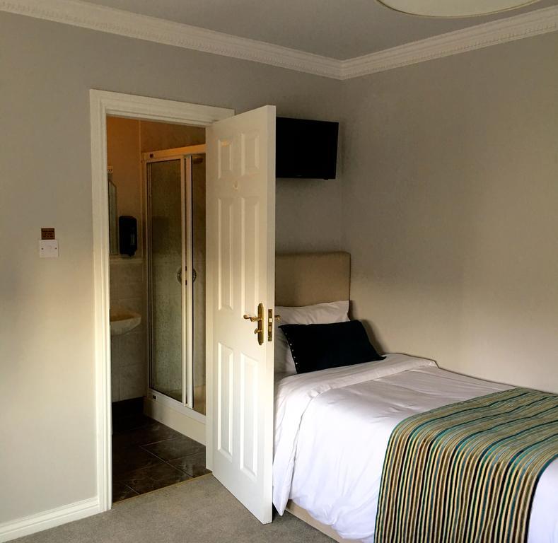 Westwinds Guestlodge กัลเวย์ ภายนอก รูปภาพ