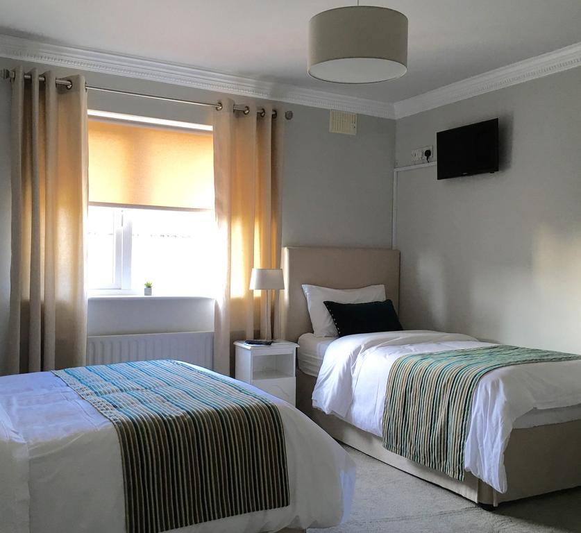 Westwinds Guestlodge กัลเวย์ ภายนอก รูปภาพ