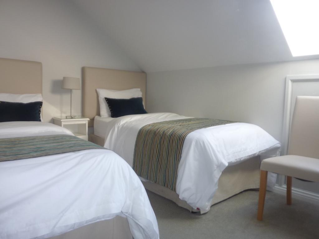 Westwinds Guestlodge กัลเวย์ ภายนอก รูปภาพ