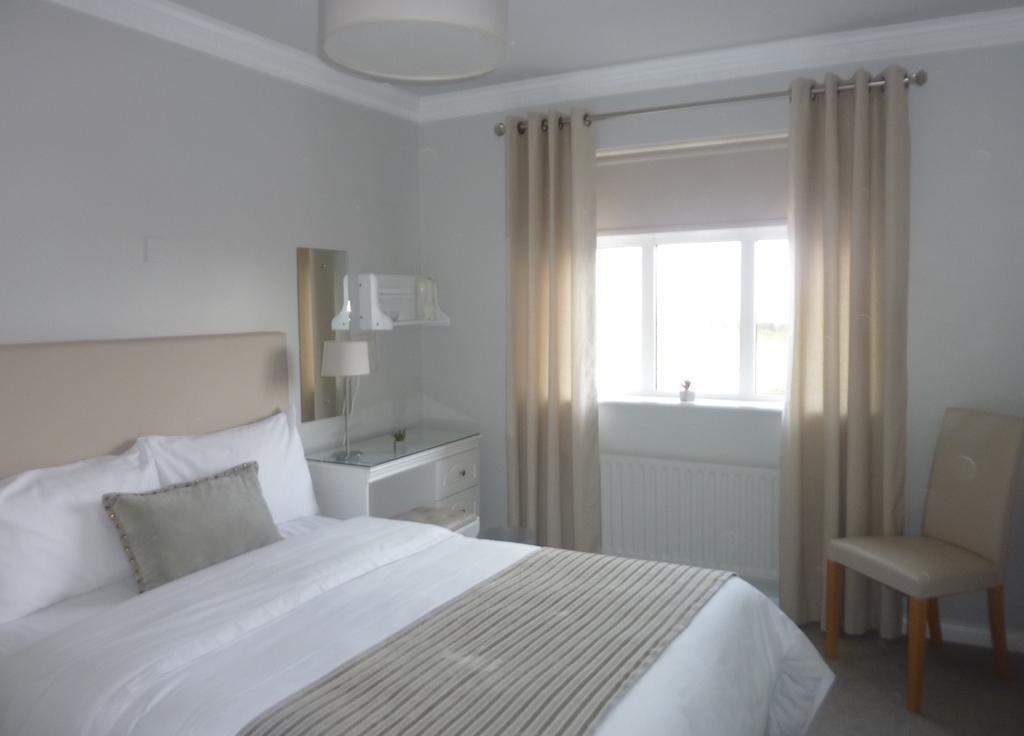 Westwinds Guestlodge กัลเวย์ ภายนอก รูปภาพ